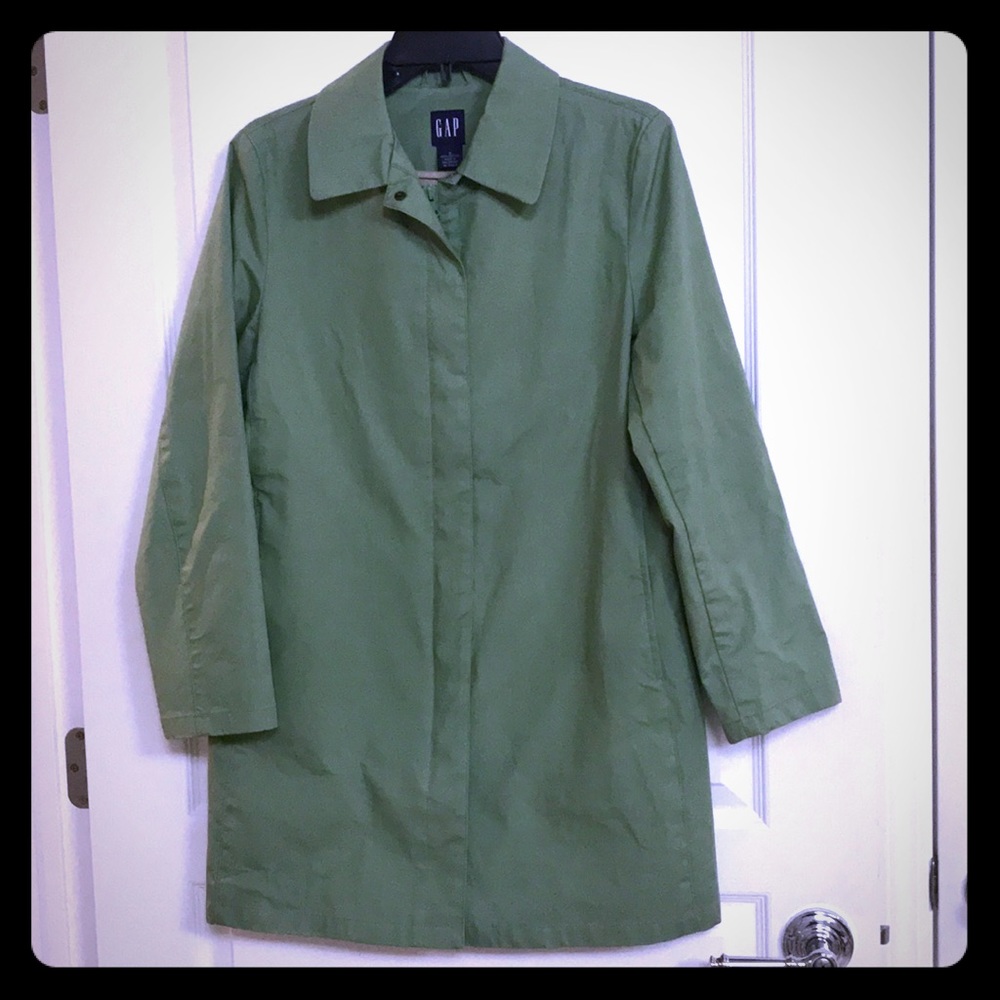 Gap raincoat